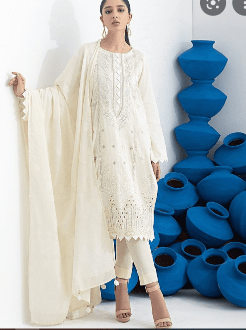 LUXURY LAWN SIGNATURE COLLECTION 2022